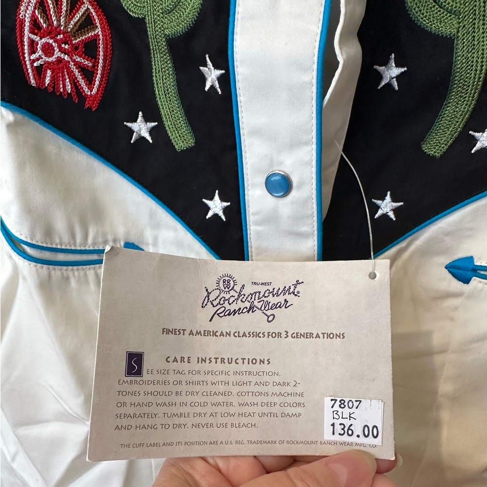 Western Embroidered Shirt with Cactus and Star Design.
NWT - Picture 5 of 5